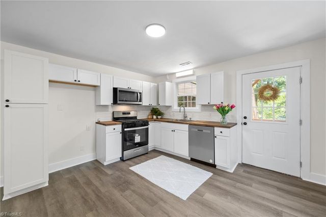 1037 Madison Avenue, Winston-salem, NC 27103
