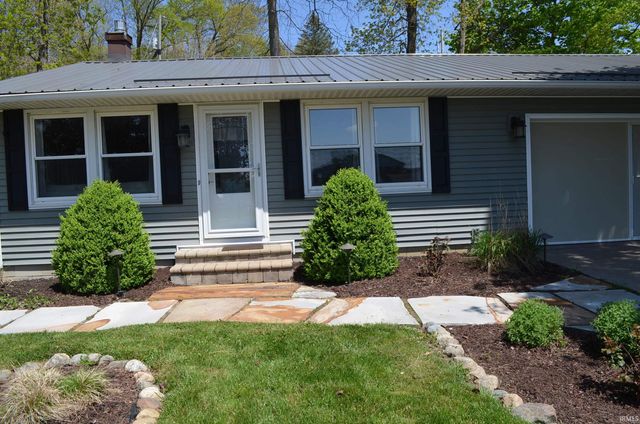 395 Lane 148 hamilton lake Lane, Hamilton, IN 46742