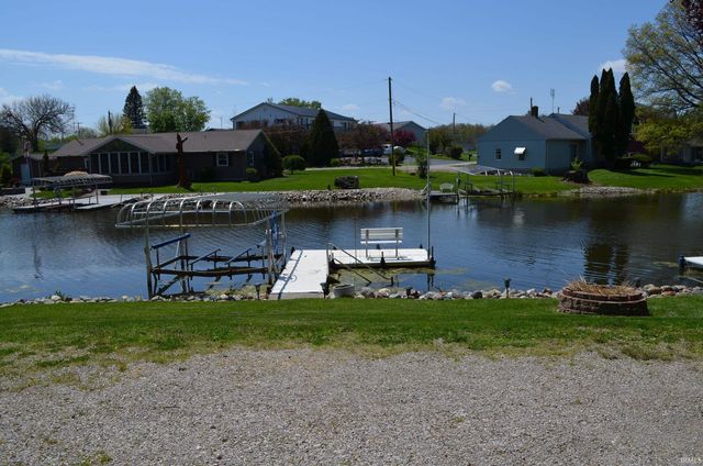 395 Lane 148 hamilton lake Lane, Hamilton, IN 46742