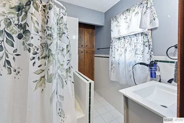 1029 E Military Avenue, Fremont, NE 68025