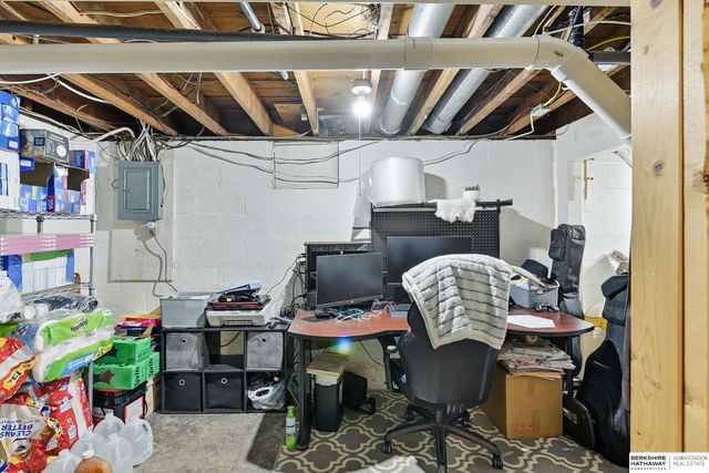 1029 E Military Avenue, Fremont, NE 68025