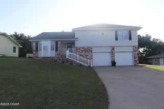 1402 Sunshine Drive, Neosho, MO 64850