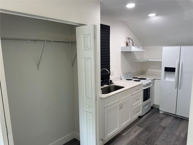 2901 20TH STREET N B, St Petersburg, FL 33713