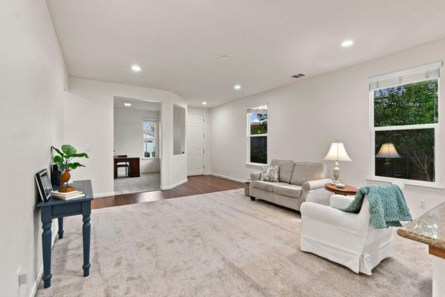7416 Foxburgh, Elk Grove, CA 95757