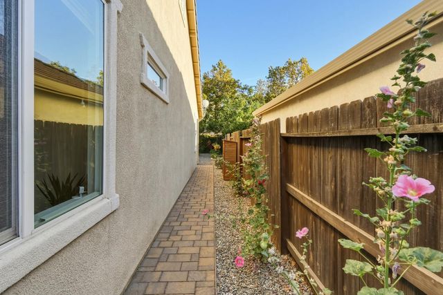 7416 Foxburgh, Elk Grove, CA 95757