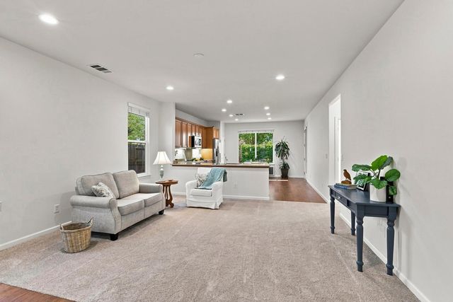 7416 Foxburgh, Elk Grove, CA 95757