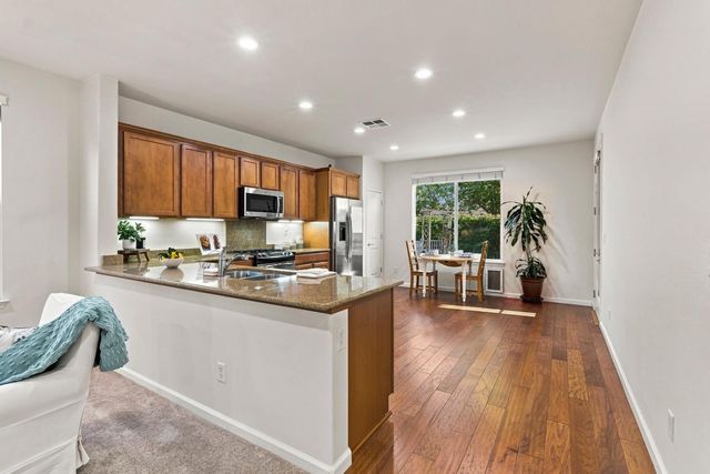 7416 Foxburgh, Elk Grove, CA 95757