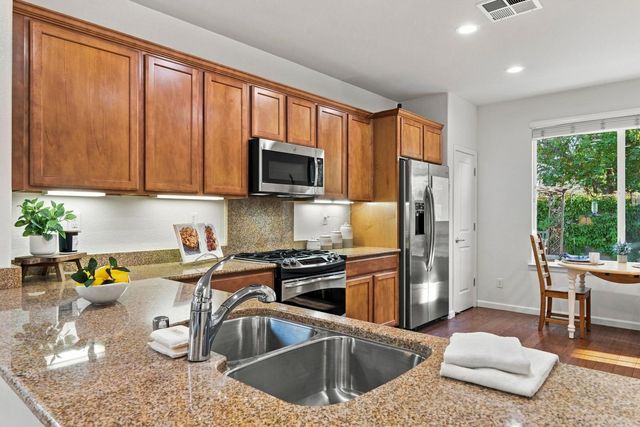 7416 Foxburgh, Elk Grove, CA 95757