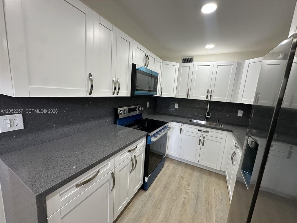 13255 SW 7th Ct 113D, Pembroke Pines, FL 33027