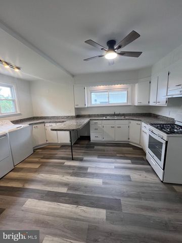 1023 LANGLEY ST, Marcus Hook, PA 19061