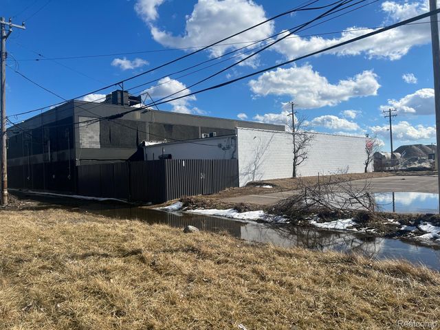 521 E 7 MILE Road, Detroit, MI 48203