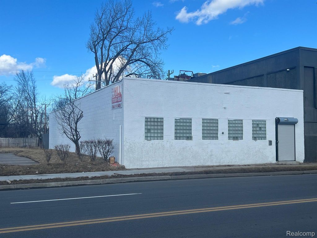 521 E 7 MILE Road, Detroit, MI 48203