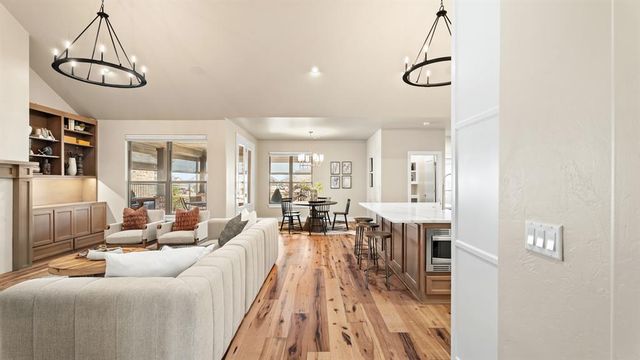 5040 Pont Neuf Road, Edmond, OK 73034