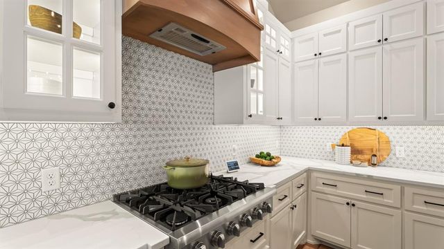 5040 Pont Neuf Road, Edmond, OK 73034