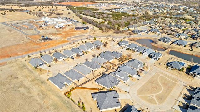 5040 Pont Neuf Road, Edmond, OK 73034