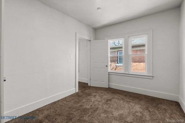 5285 Maplewood Street, Detroit, MI 48204