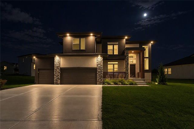 18225 Depot Street, Overland Park, KS 66013