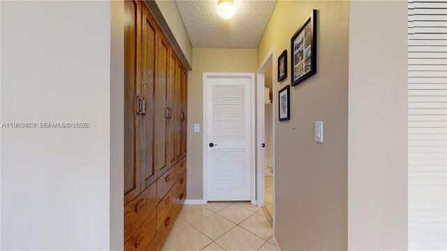 2500 PARKVIEW DR 417, Hallandale Beach, FL 33009