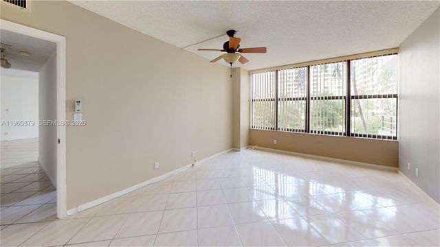 2500 PARKVIEW DR 417, Hallandale Beach, FL 33009