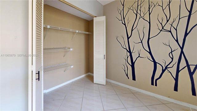 2500 PARKVIEW DR 417, Hallandale Beach, FL 33009