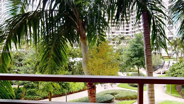 2500 PARKVIEW DR 417, Hallandale Beach, FL 33009