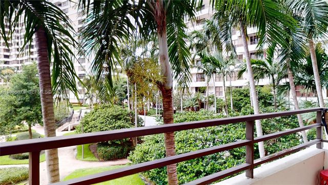 2500 PARKVIEW DR 417, Hallandale Beach, FL 33009