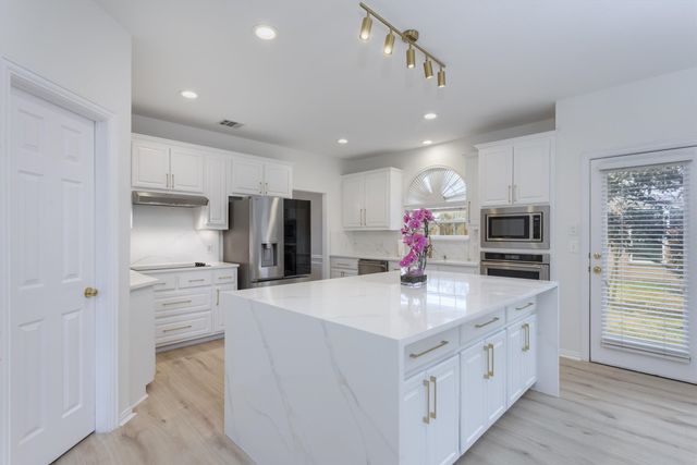 7800 Brushfield Drive, Plano, TX 75025