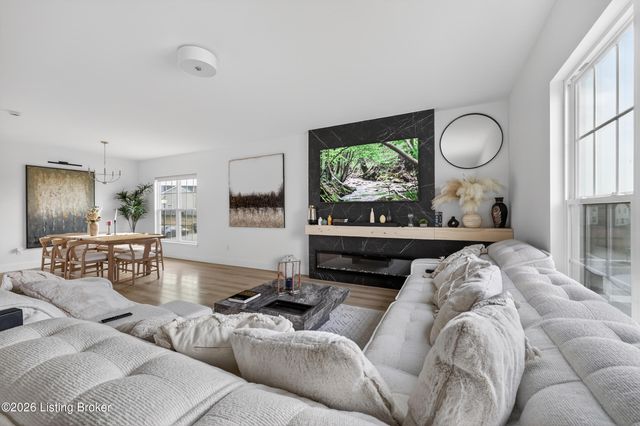 11946 Cascade Falls Trail, Louisville, KY 40229