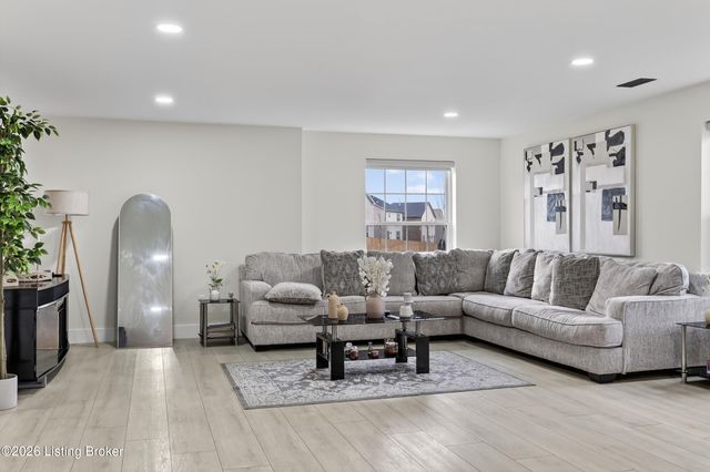 11946 Cascade Falls Trail, Louisville, KY 40229