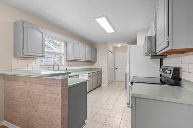 9607 Kings Grant Dr., Murrells Inlet, SC 29576