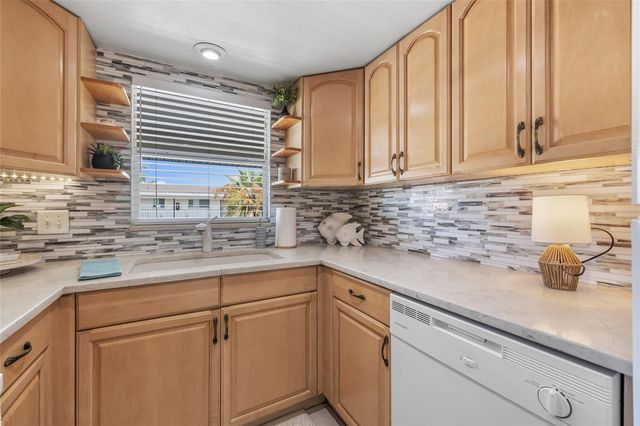 4580 OVERLOOK DRIVE NE 293, St Petersburg, FL 33703