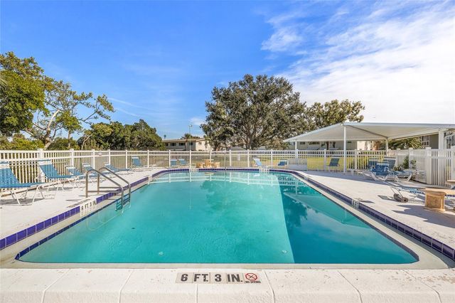 4580 OVERLOOK DRIVE NE 293, St Petersburg, FL 33703