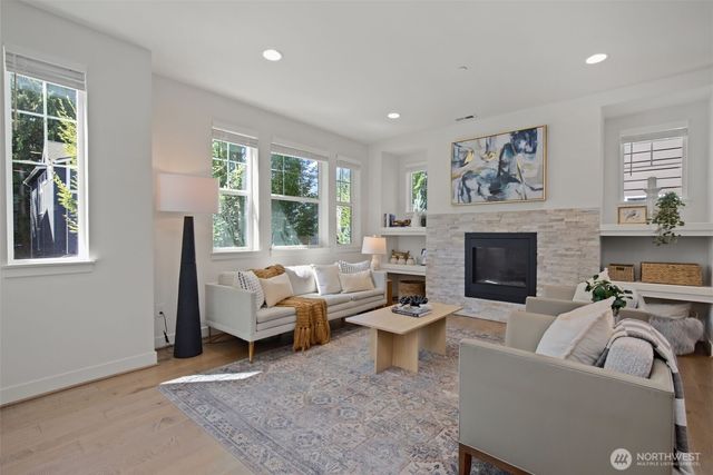 23930 SE 45th Place, Sammamish, WA 98029
