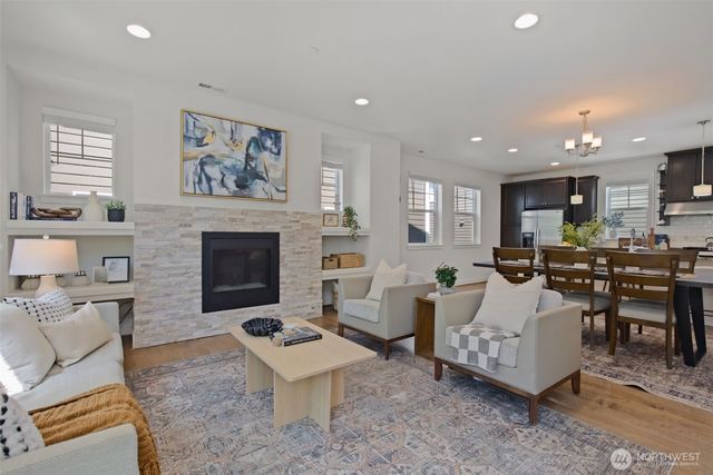 23930 SE 45th Place, Sammamish, WA 98029