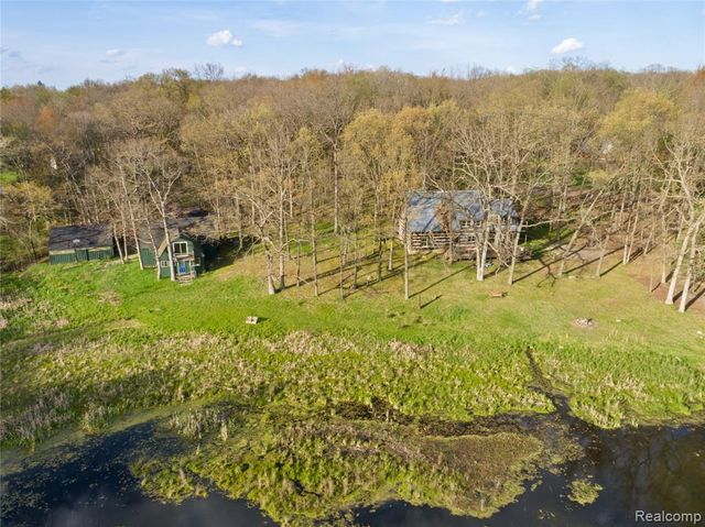 1653 Indian Garden Lane, Milford, MI 48380