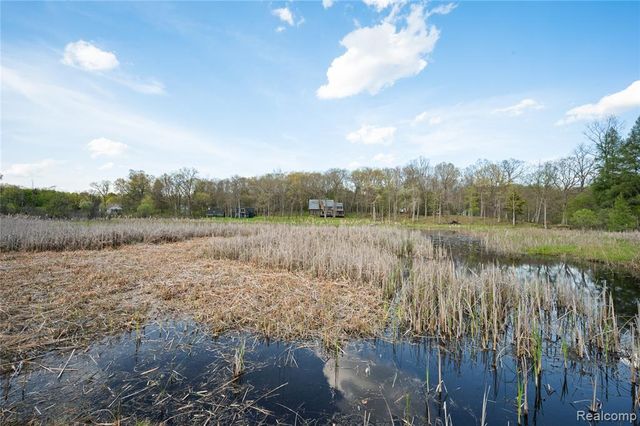 1653 Indian Garden Lane, Milford, MI 48380