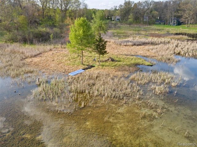 1653 Indian Garden Lane, Milford, MI 48380