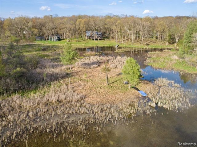 1653 Indian Garden Lane, Milford, MI 48380