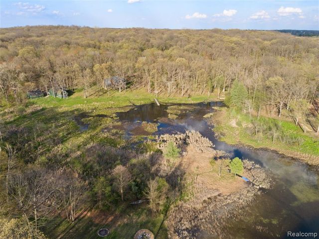 1653 Indian Garden Lane, Milford, MI 48380