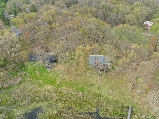 1653 Indian Garden Lane, Milford, MI 48380