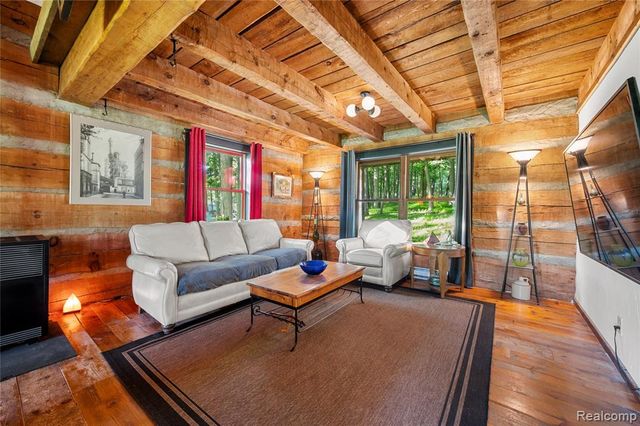 1653 Indian Garden Lane, Milford, MI 48380
