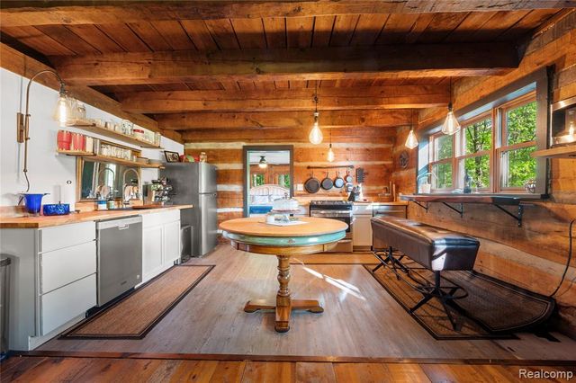 1653 Indian Garden Lane, Milford, MI 48380