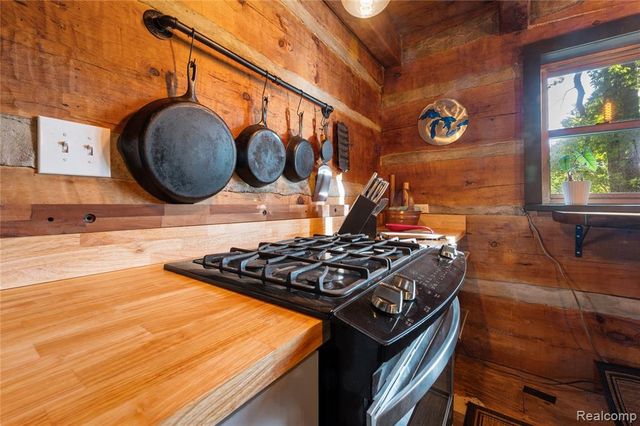 1653 Indian Garden Lane, Milford, MI 48380