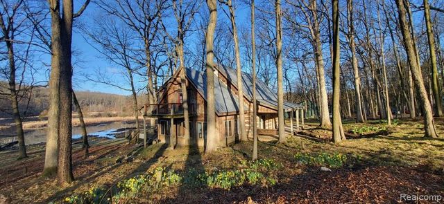 1653 Indian Garden Lane, Milford, MI 48380