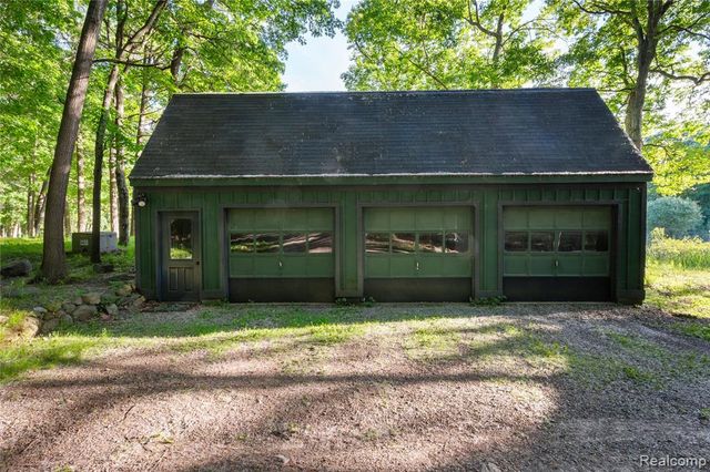 1653 Indian Garden Lane, Milford, MI 48380