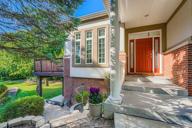 6441 Blackhawk Trail, Indian Head Park, IL 60525