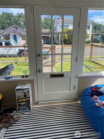 2824 Aberdeen Avenue, Hoquiam, WA 98550