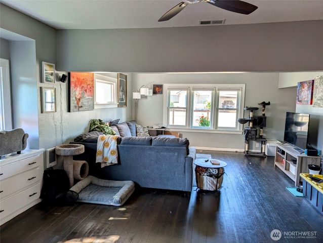 2824 Aberdeen Avenue, Hoquiam, WA 98550