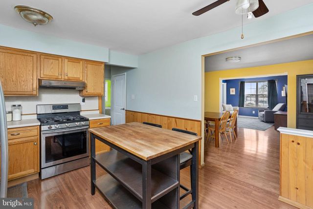 140 W 5TH ST, Palmyra, NJ 08065