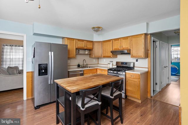 140 W 5TH ST, Palmyra, NJ 08065